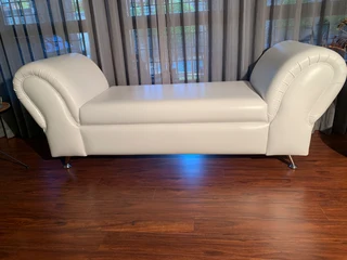 Lounge couch ( Jean Luke )