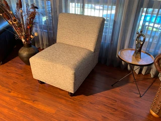Single Chair  ( swift )