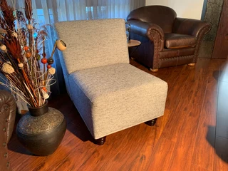 Single Chair  ( swift )