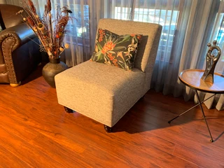 Single Chair  ( swift )