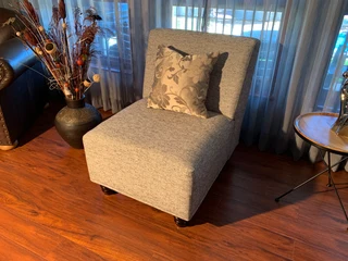 Single Chair  ( swift )