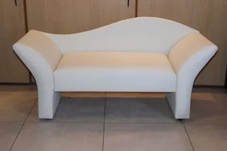 Chaise Lounge  ( Elizabeth )