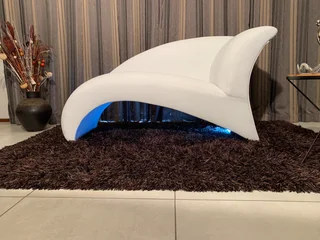 Chaise Lounge   ( Sleek )