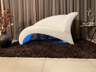 Chaise Lounge   ( Sleek )