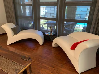 Chaise Lounge   ( Sleek )