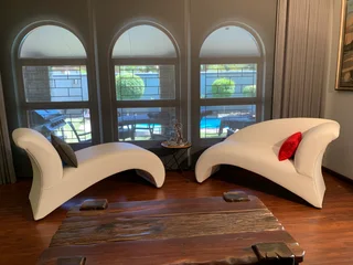 Chaise Lounge   ( Sleek )