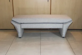 Couches/Chaise lounge.  ( Daisy )