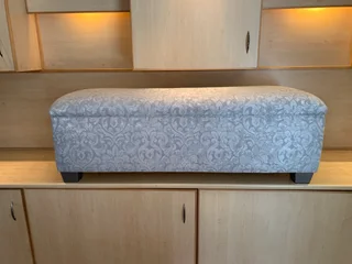 Ottoman       ( Sandra )