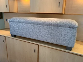 Ottoman       ( Sandra )