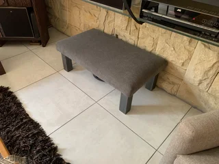 Footstool   ( Jesse )