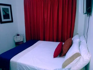 MALE required for a 1bed with en-suite bathroom within a 4bed/4bath apartment. Close to The Atrium