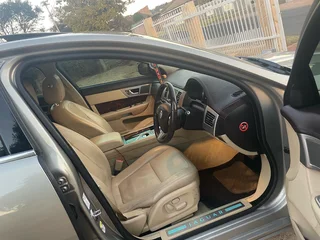 2010 JAGUAR XF 3.0L V6 PREMIUM LUX