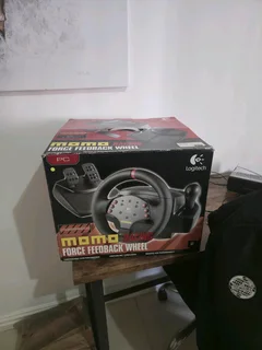 Logitech Momo force feedback wheel plug and play