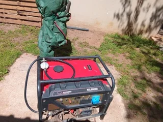 Red Rhino RGL9000D – 7.7 kW Dual-Fuel Generator (Petrol / LPG)