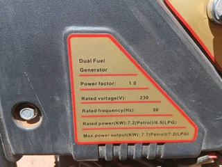 Red Rhino RGL9000D – 7.7 kW Dual-Fuel Generator (Petrol / LPG)