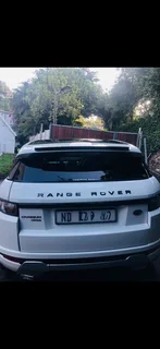 White Range Rover Evoque