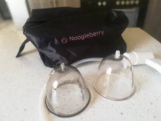 Suction cups with pump