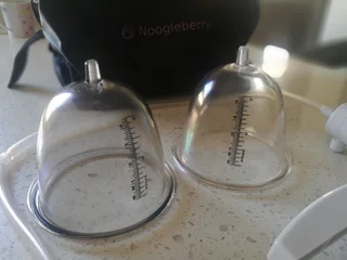 Suction cups with pump