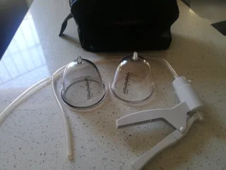 Suction cups with pump