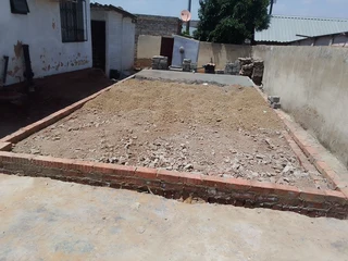 Building, plastering, tiling, plumbing and paving renovations