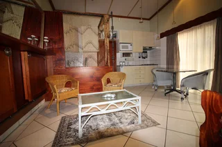 Kensington-Self Catering BACHELOR ROOM