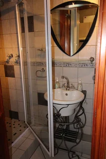 Kensington-Self Catering BACHELOR ROOM