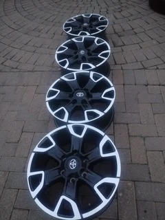 18Inch TOYOTA LEGEND 50 Magrims 6Holes A Set Of Four On Sale.