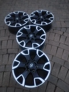 18Inch TOYOTA LEGEND 50 Magrims 6Holes A Set Of Four On Sale.