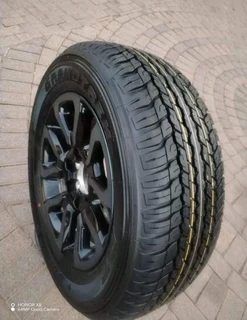 One 18inch Toyota Hillux Magrim & Dunlop Grand Trek Tyre 265 60r18 On Sale.
