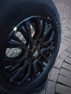 One 18inch Ford Thunder Magrim &amp; Continental Cross Contact Tyre 265 60r18 On Sale.