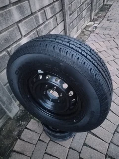 One 16inch Ford Ranger Standard Steel Rim & Continental Cross Contact Tyre 255 /70r16 On Sale.