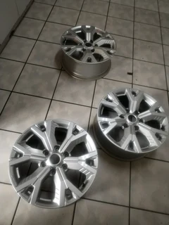 18Inch 6Holes ISUZU DMAX Magrims SILVER A set of four on sale.