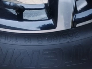 One 265 60r18 Tyre & 18inch Isuzu Magrim On Sale.