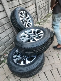 18Inch TOYOTA HILLUX!/FORTUNA Magrims 6Holes &amp; DUNLOP GRAND TREK Tyres 265 60 R18 A set of four.