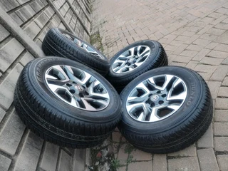 18Inch TOYOTA HILLUX!/FORTUNA Magrims 6Holes &amp; DUNLOP GRAND TREK Tyres 265 60 R18 A set of four.