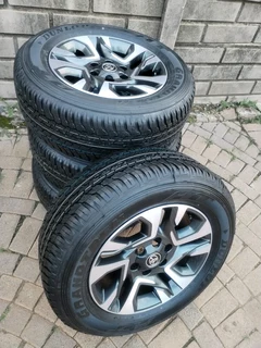 18Inch TOYOTA HILLUX!/FORTUNA Magrims 6Holes &amp; DUNLOP GRAND TREK Tyres 265 60 R18 A set of four.