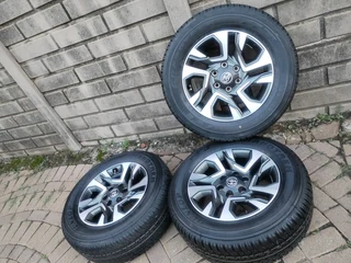 18Inch TOYOTA HILLUX!/FORTUNA Magrims 6Holes &amp; DUNLOP GRAND TREK Tyres 265 60 R18 A set of four.