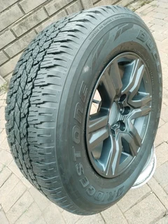 One 17inch Toyota Fortuna Magrim & Bridgestone Dueler Tyre 265 /65r17 On Sale.
