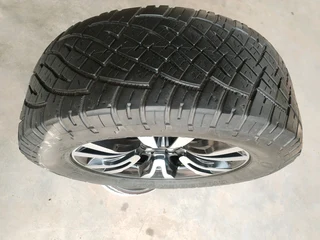 ONE  Used 255 60R18 GENERAL GRABBER Tyre &amp; 18Inch ISUZU XRIDER Magrim On Sale.