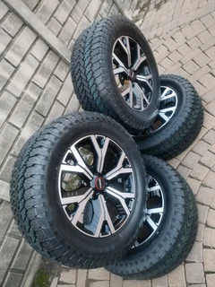 265 60R18 GENERAL GRABBER AT 3 Tyres &amp; 18Inch ISUZU DMAX Magrims 6Holes A set of four on sale.