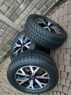 265 60R18 GENERAL GRABBER AT 3 Tyres &amp; 18Inch ISUZU DMAX Magrims 6Holes A set of four on sale.