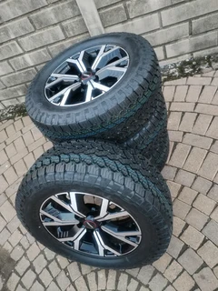 265 60R18 GENERAL GRABBER AT 3 Tyres &amp; 18Inch ISUZU DMAX Magrims 6Holes A set of four on sale.