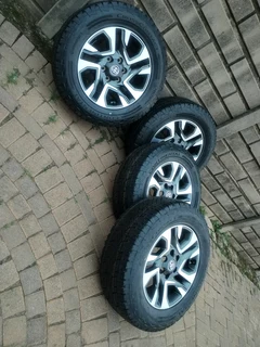 265 60r18 Continental Cross Contact Tyres & 18inch Toyota Hillux /fortuna Magrims 6holes A Set .