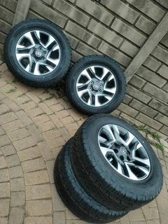265 60R18 CONTINENTAL CROSS CONTACT Tyres &amp; 18Inch TOYOTA HILLUX /FORTUNA Magrims 6Holes a set .