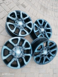 18Inch TOYOTA HILLUX Magrims 6Holes a set of four on sale.