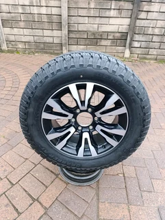 ONE 18Inch ISUZU Xrider Magrim &amp; GENERAL GRABBER Tyre 265 60R18 On Sale.