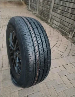 One 18inch Ford Thunder Magrim &amp; Continental Cross Contact Tyre 265 60r18 On Sale  .