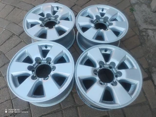 16 inch t o y o t a magrims 6 holes w t h n o c e n t r e c a p s a set of four on sale