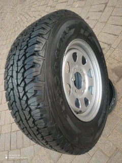 O n e n i s s a n h a r d b o d y Standard Steel Rim 16 inch &amp; fairy used g o o d y e a r tyre