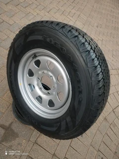 O n e n i s s a n h a r d b o d y Standard Steel Rim 16 inch &amp; fairy used g o o d y e a r tyre